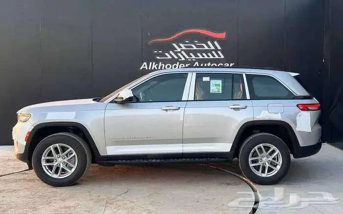 جيب جراند شيروكي لاريدو 2025 لدى الخضر للسيارات 2