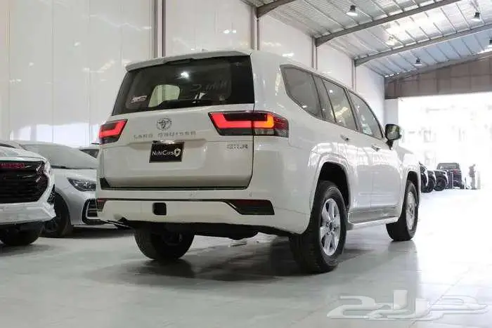 تويوتا لاندكروزر GXR L1 2025 ( عرض خاص ) 3