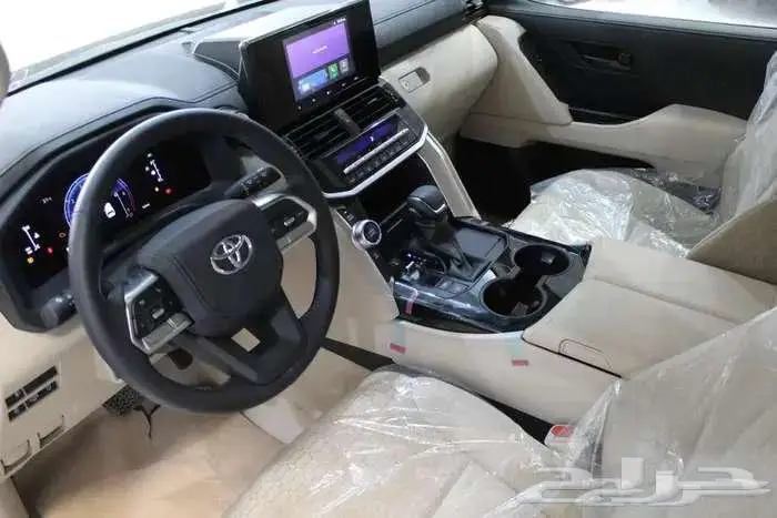 تويوتا لاندكروزر GXR L1 2025 ( عرض خاص ) 11