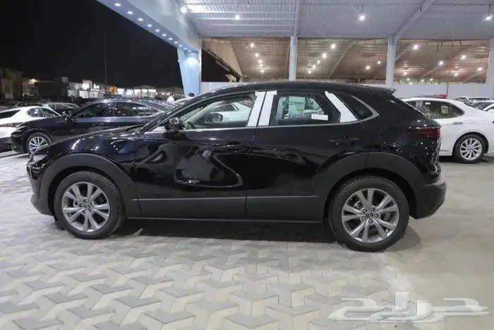 مازدا CX30 نص فل فتحة سقف اربعة سلندر موديل 2025 3