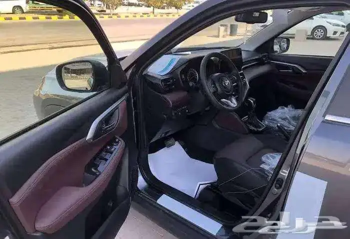 عرض تويوتا اوربان كروزر فل كامل GLX موديل 2026 (أقساط وكاش) 6