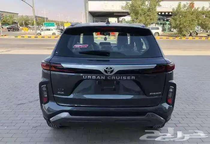 عرض تويوتا اوربان كروزر فل كامل GLX موديل 2026 (أقساط وكاش) 5