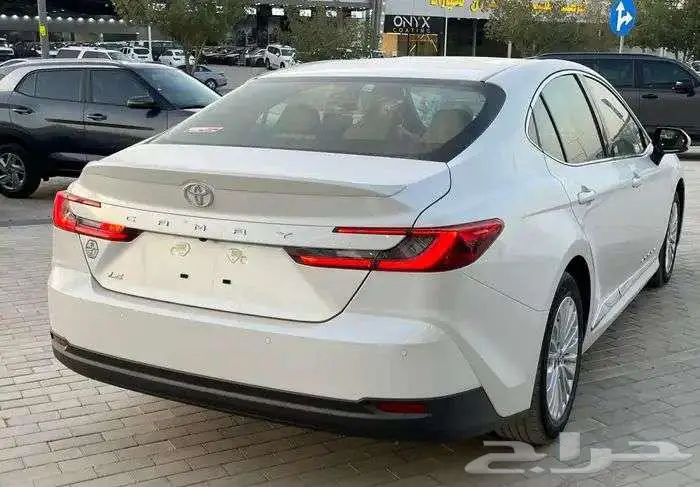 تويوتا كامري LE بنزين 2025 13