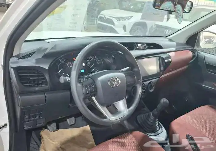 هايلكس غمارتين GL قير عادي ديزل 2.4 2025 4