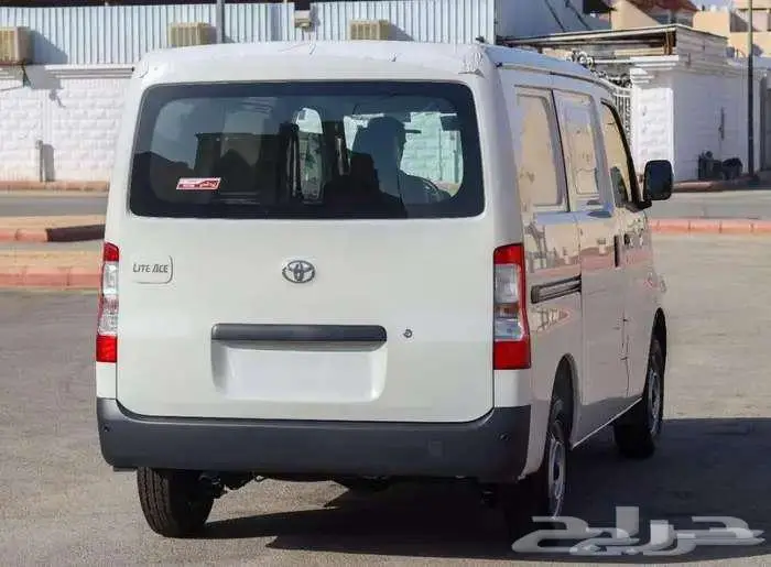 تويوتا لا يت اس توماتيك موديل 2025 بنزين حبه فقط 4