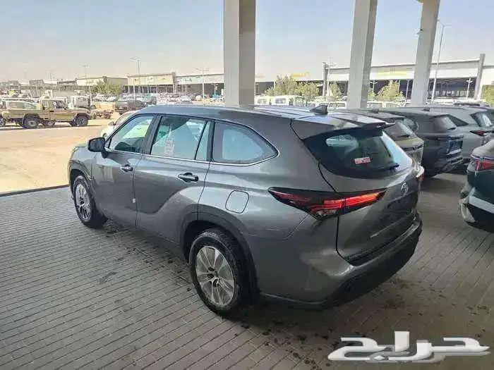 تويوتا هايلاندر GLE 2025 نص فل 3