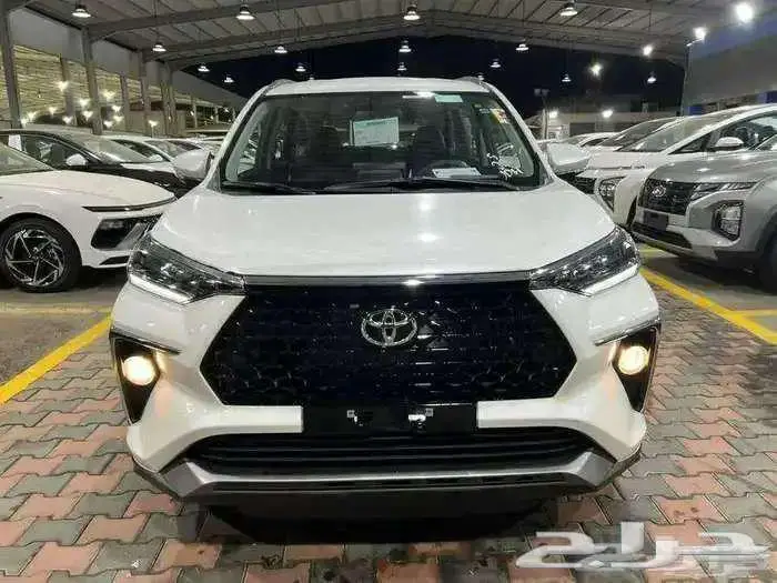 عرض خاص تويوتا فيلوز 2025 ( كاش - تقسيط ) 0