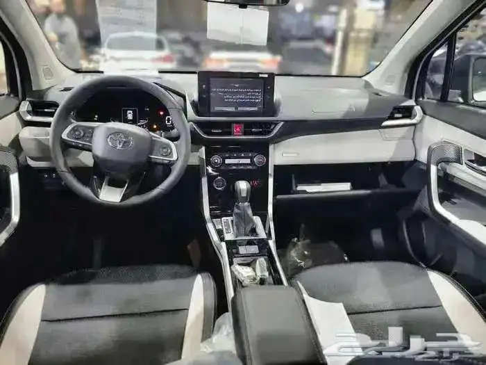 عرض خاص تويوتا فيلوز 2025 ( كاش - تقسيط ) 4