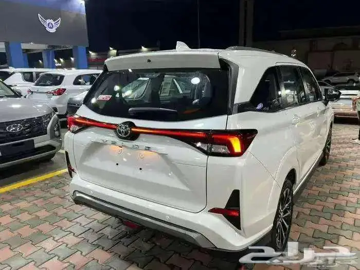 عرض خاص تويوتا فيلوز 2025 ( كاش - تقسيط ) 6