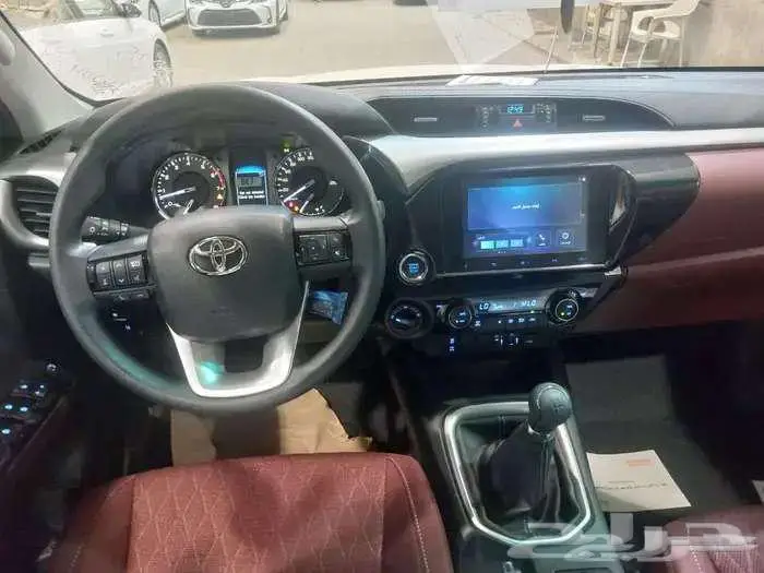 هايلوكس غمارتين S-GLX قير عادي بنزين 2025 4