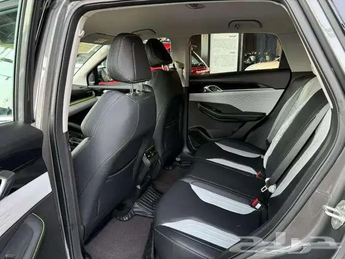 جيلى كولراى 2025 GL عروض خاصة 11