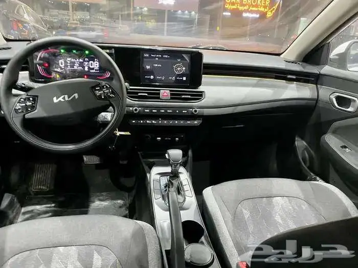 كيا K3 نص فل موديل 2024 4