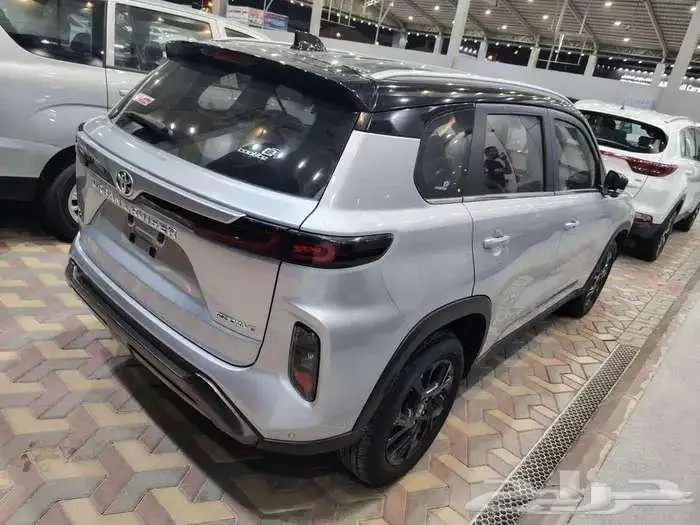 تويوتا اوربان كروز فل كامل 2025 13