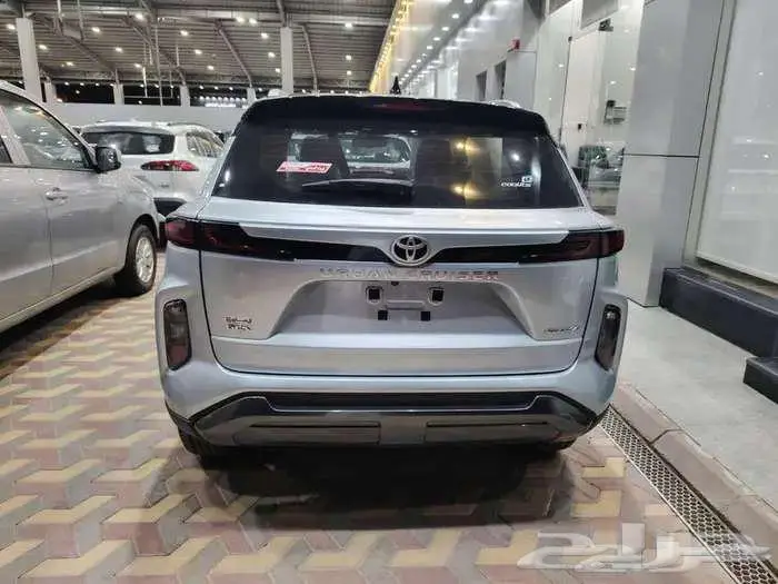 تويوتا اوربان كروز فل كامل 2025 1