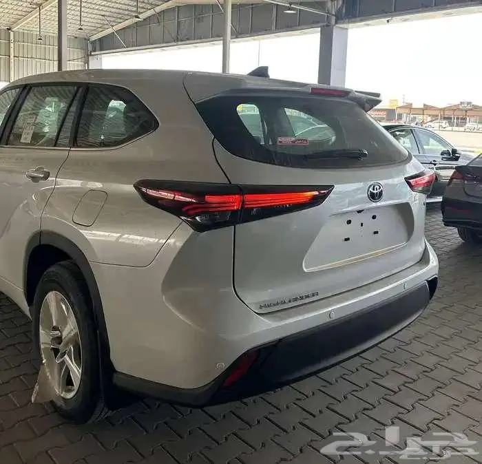 تويوتا هايلاندر LE ستاندر 2025 كاش واقساط 3