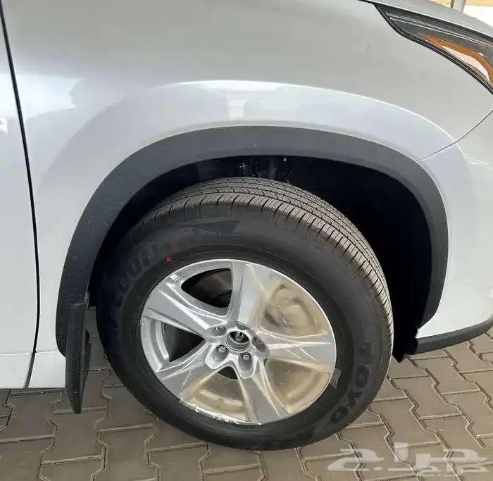 تويوتا هايلاندر LE ستاندر 2025 كاش واقساط 4