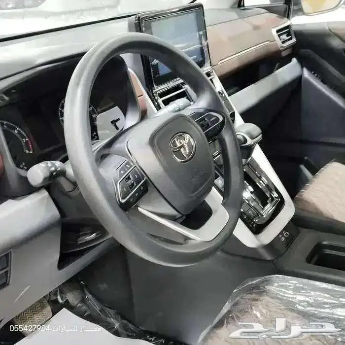 تويوتا انوفا بنزين 2024 6