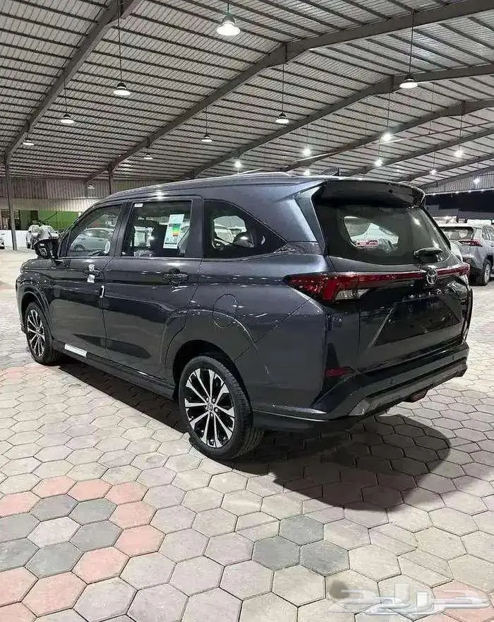 تويوتا فيلوز GLX 2025 عرض خاص كاش وبنك 1