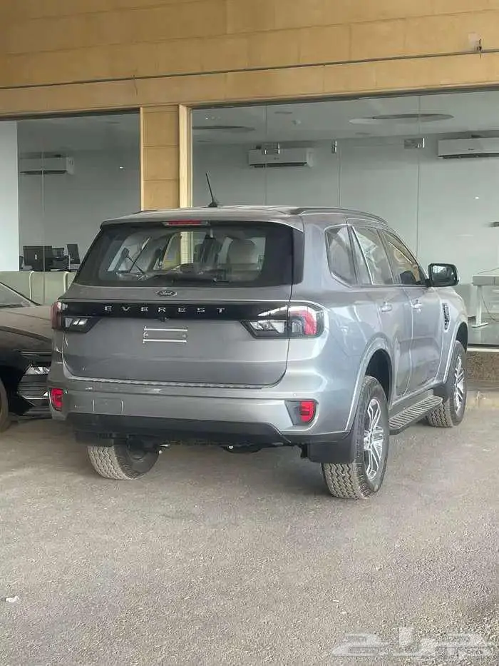 فورد ايفريست ديزل ستاندر 2024 متوفر لدى الحسن 2