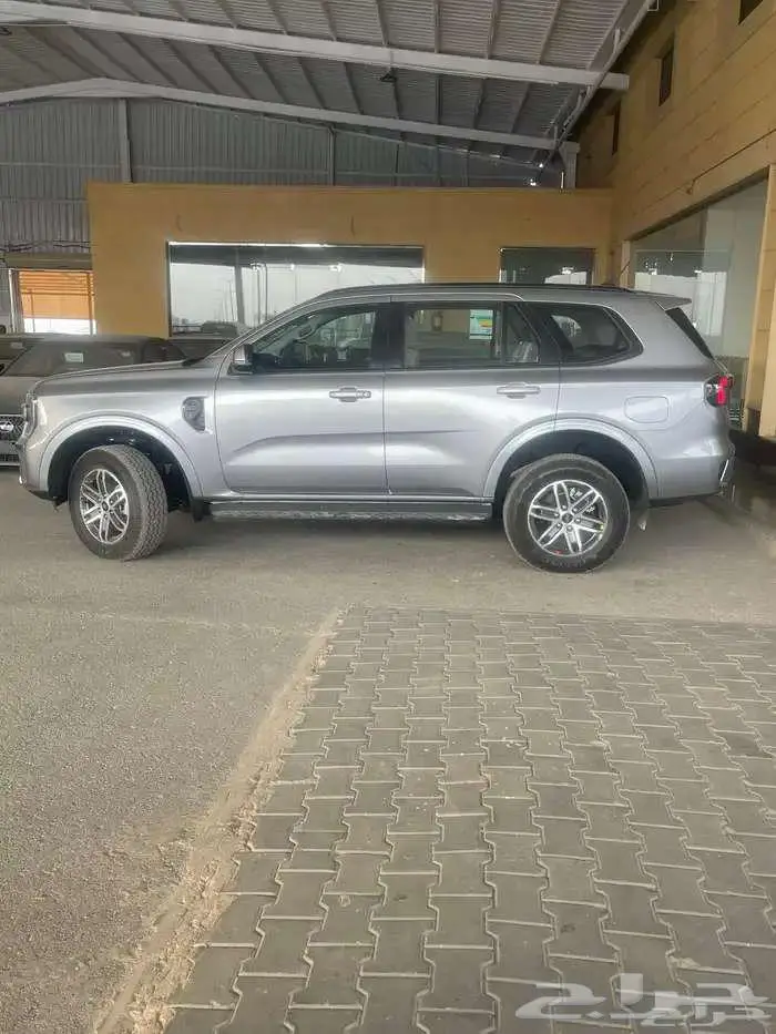 فورد ايفريست ديزل ستاندر 2024 متوفر لدى الحسن 1