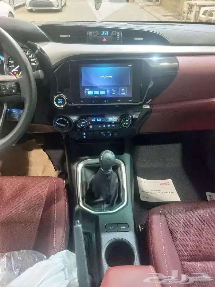 هايلوكس غمارتين S-GLX قير عادي بنزين 2025 3