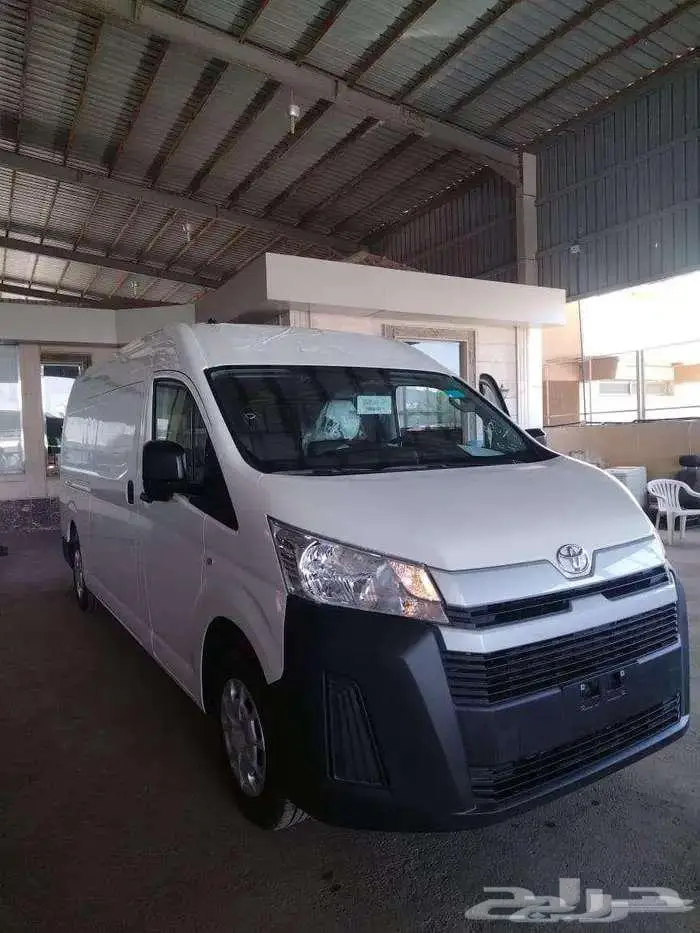 ايس بضاعة سقف عالي قير اتوماتيك ديزل 2.8 2025 1