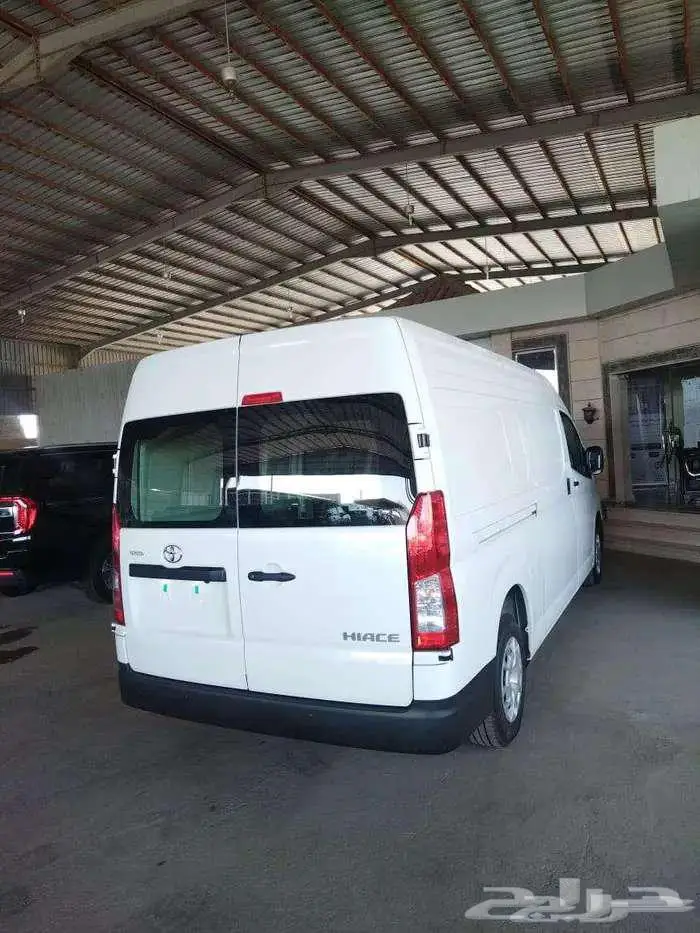 ايس بضاعة سقف عالي قير اتوماتيك ديزل 2.8 2025 3