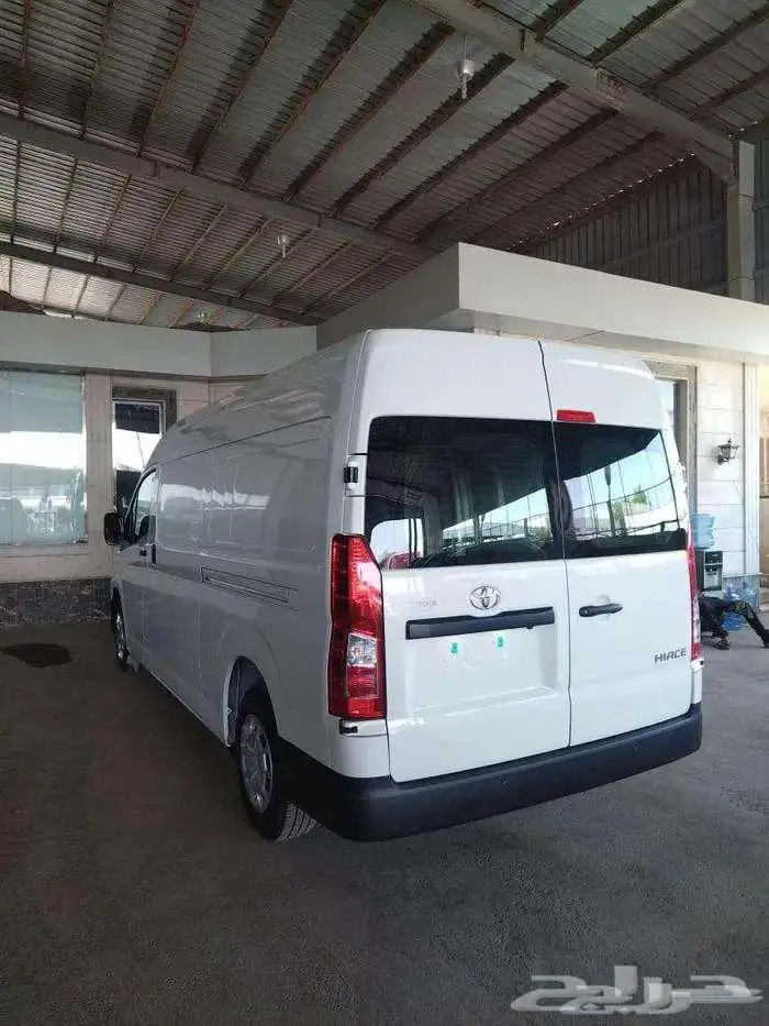 ايس بضاعة سقف عالي قير اتوماتيك ديزل 2.8 2025 6