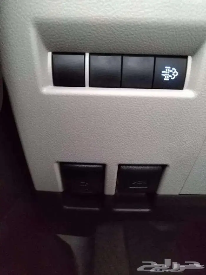 ايس بضاعة سقف عالي قير اتوماتيك ديزل 2.8 2025 12