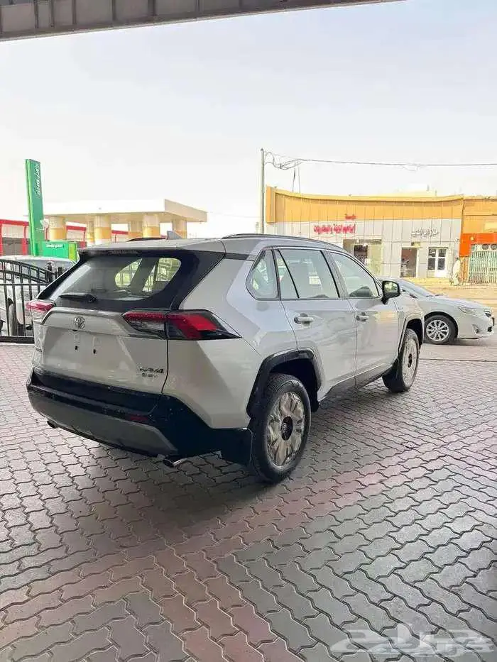 تويوتا -راف فور- فتحه- XLE- هايبرد- 2025-بطاقه -كاش - اقساط 5