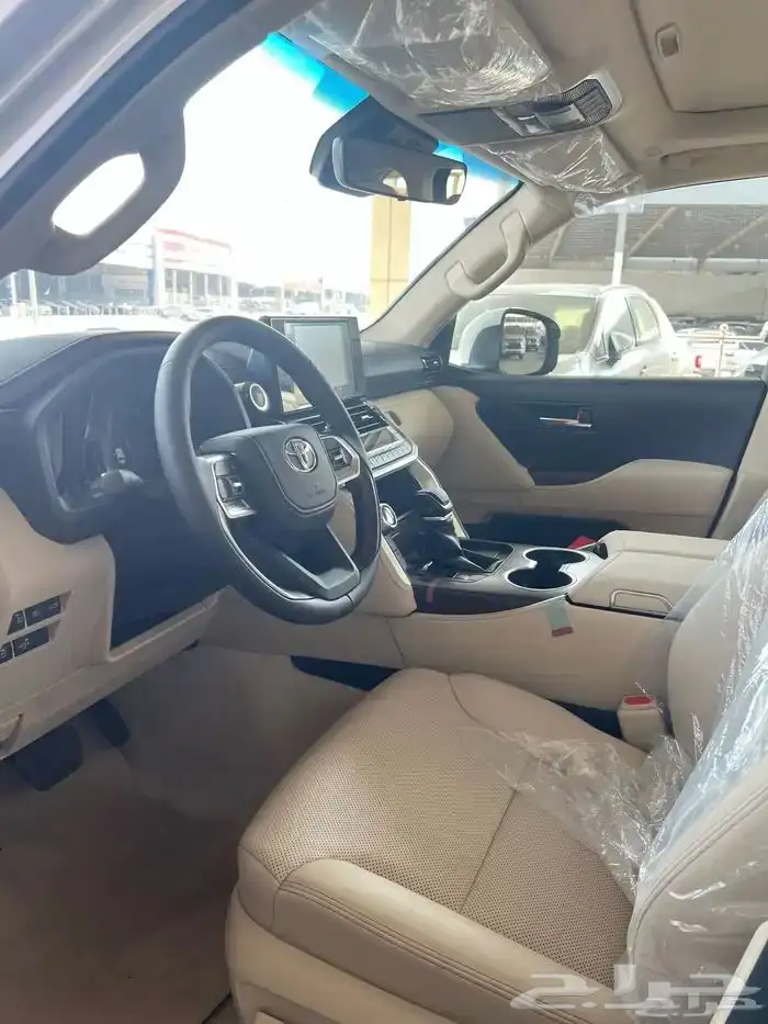 تايوتا لاندكروزر GXR L5 بريمي 2025 فل كامل 8