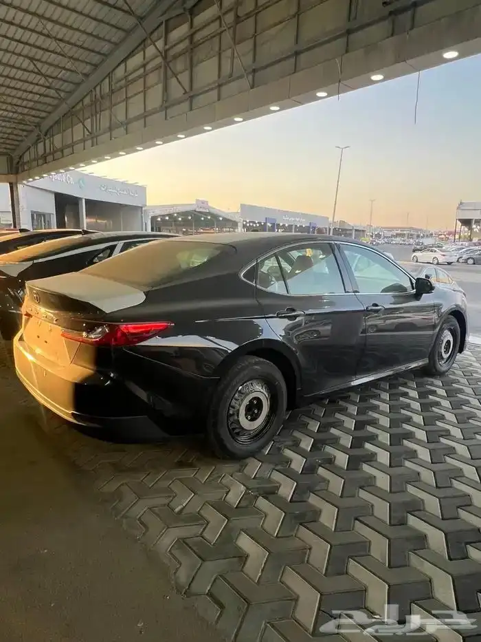 تايوتا كامري E 2025 بنزين 4
