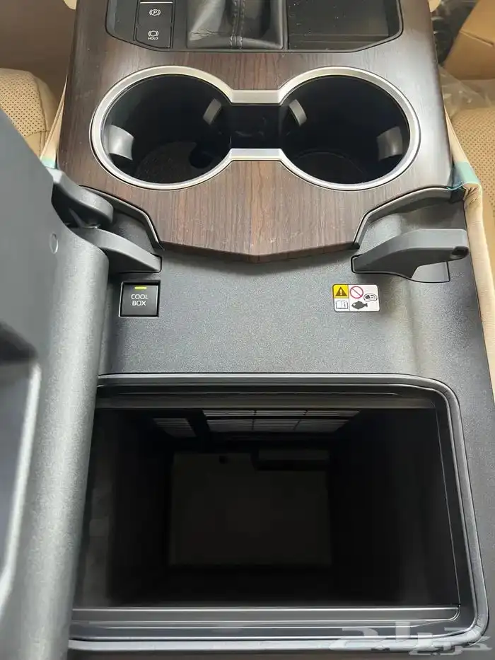 تايوتا لاندكروزر GXR L5 بريمي 2025 فل كامل 15