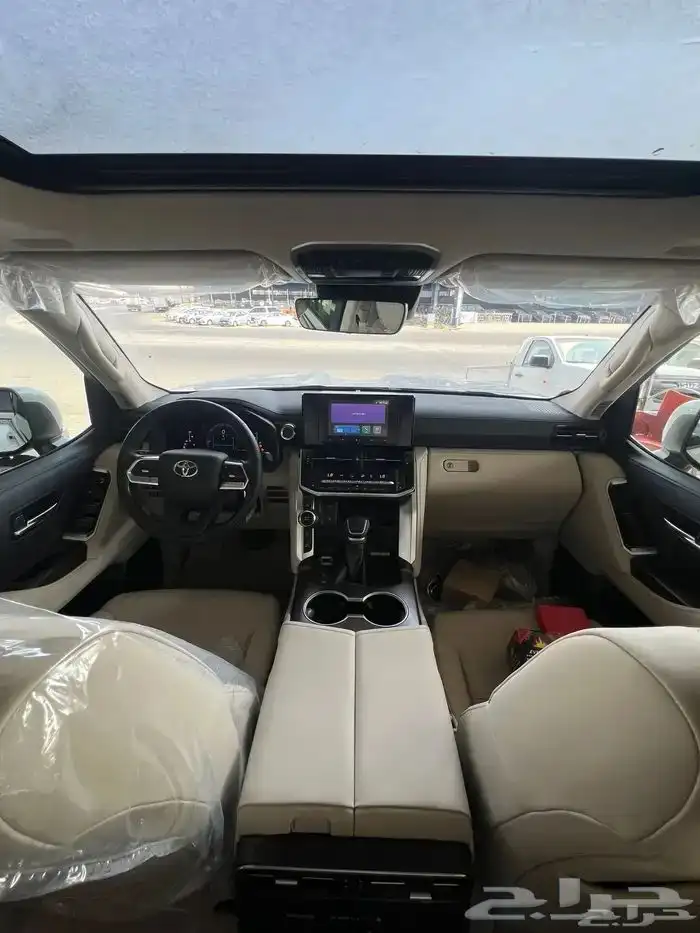 تايوتا لاندكروزر GXR L5 بريمي 2025 فل كامل 12