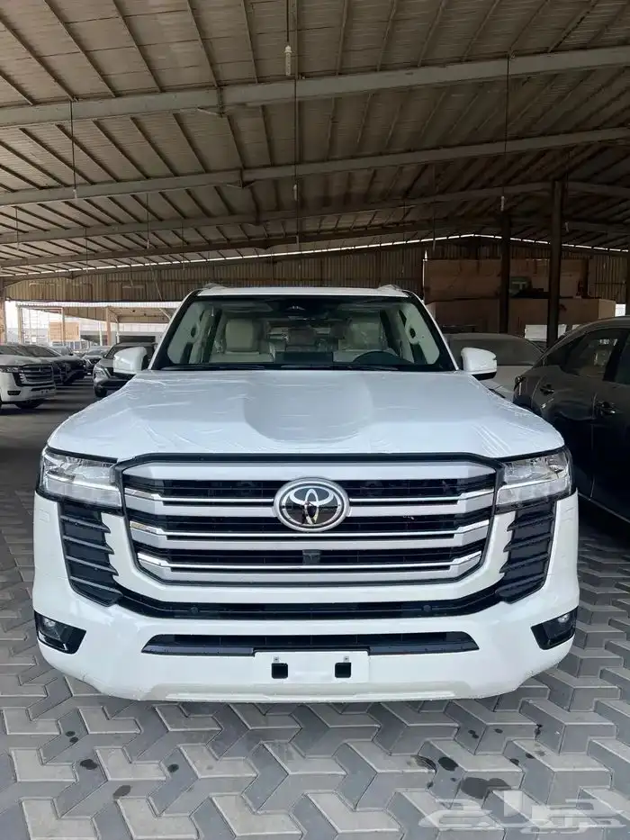 تايوتا لاندكروزر GXR L5 بريمي 2025 فل كامل 0