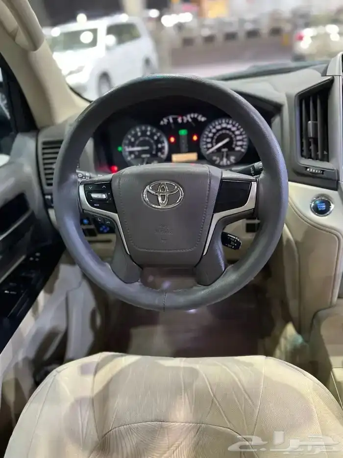 تويوتا لاندكروزر 2021 وارد الساير ماشي 64 الف قمة فالنظافة 8