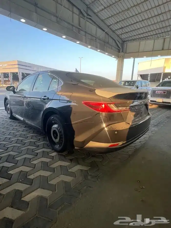 تايوتا كامري E 2025 بنزين 5