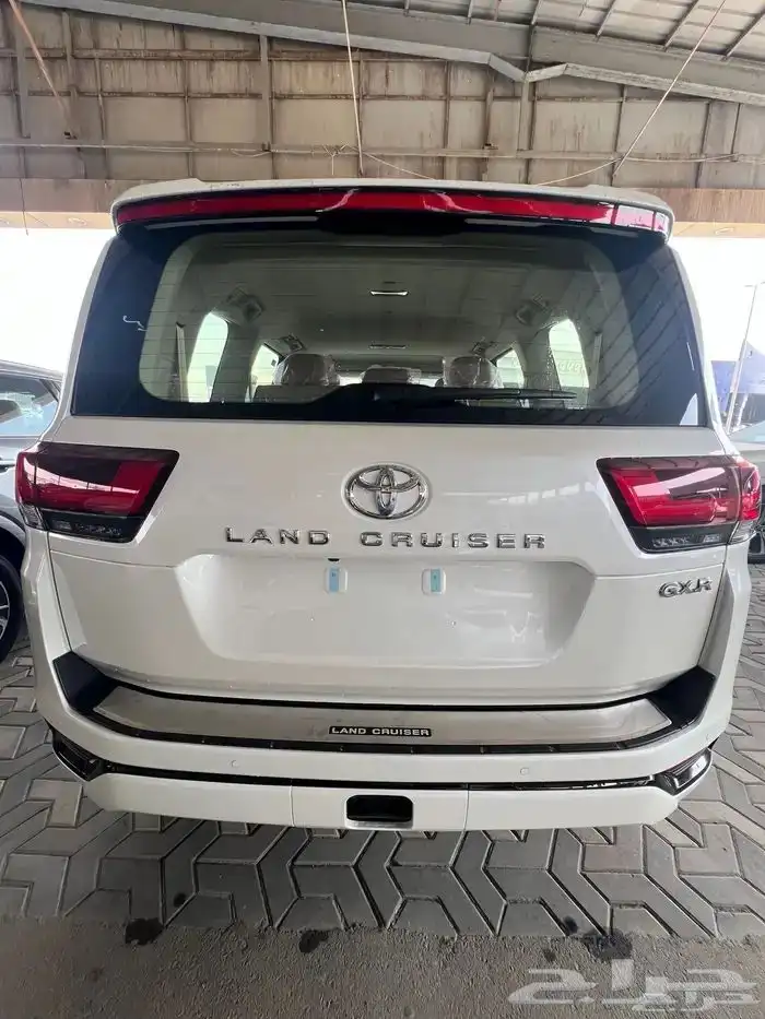 تايوتا لاندكروزر GXR L5 بريمي 2025 فل كامل 5