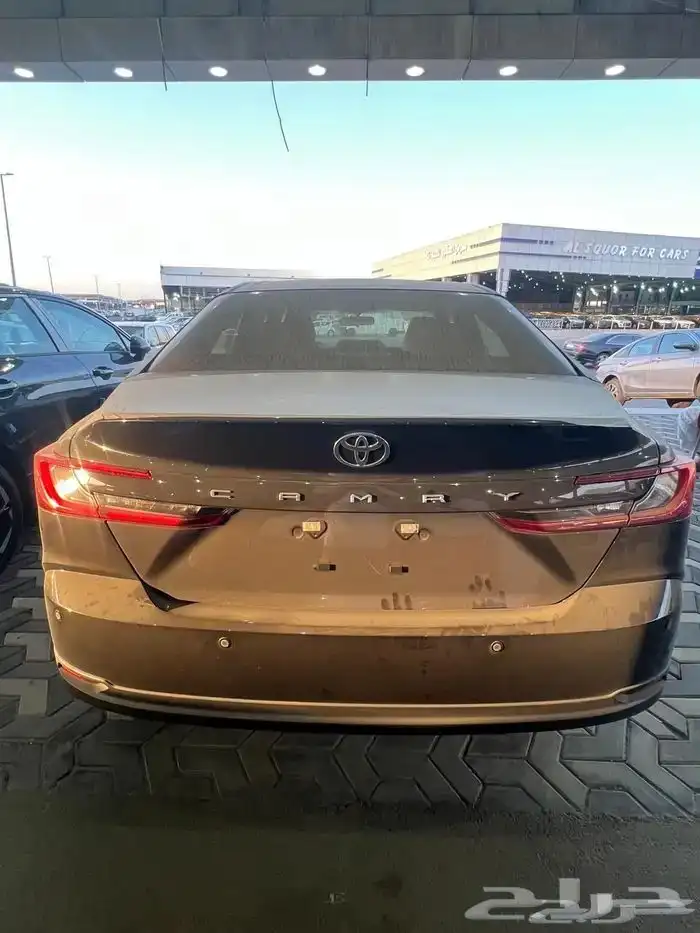تايوتا كامري E 2025 بنزين 6