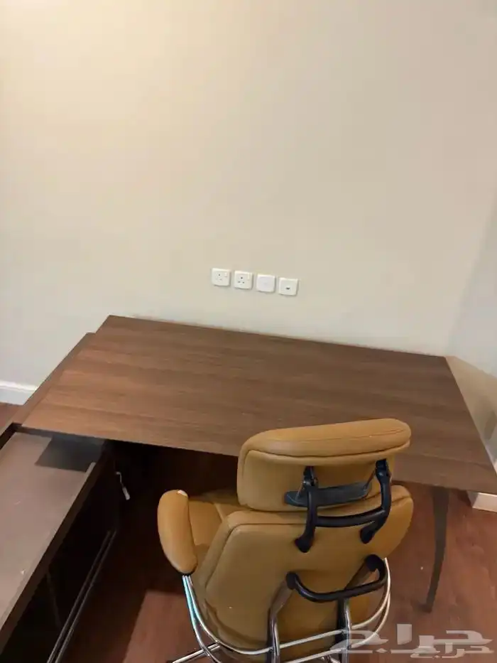 مكتب وكرسي 1