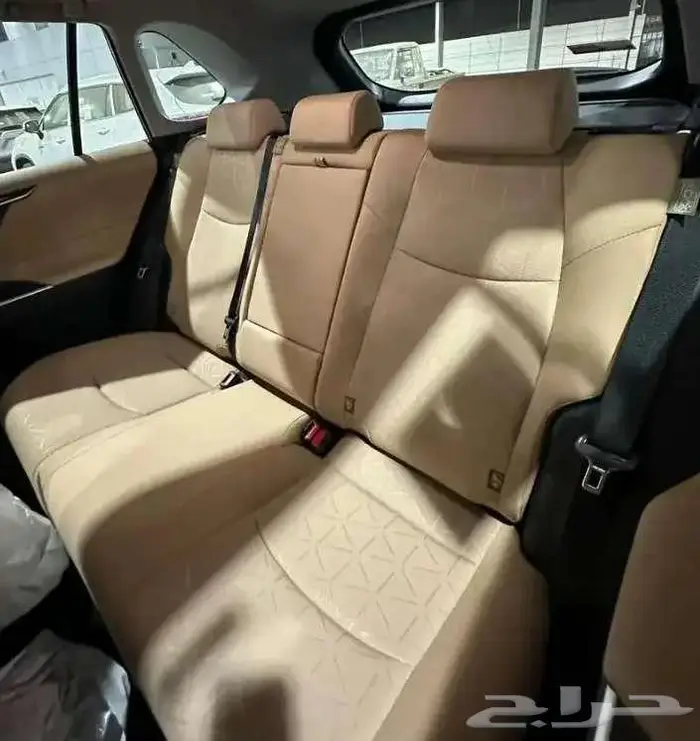 تويوتا راف فور نص فل 2025 4