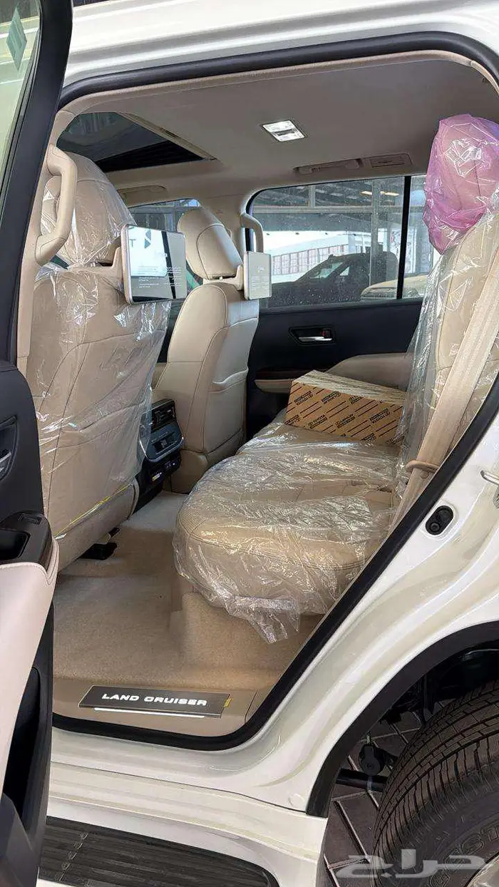 تويوتا لاند كروزر GXR فل كامل بريمي ابواب شفط 2025 3