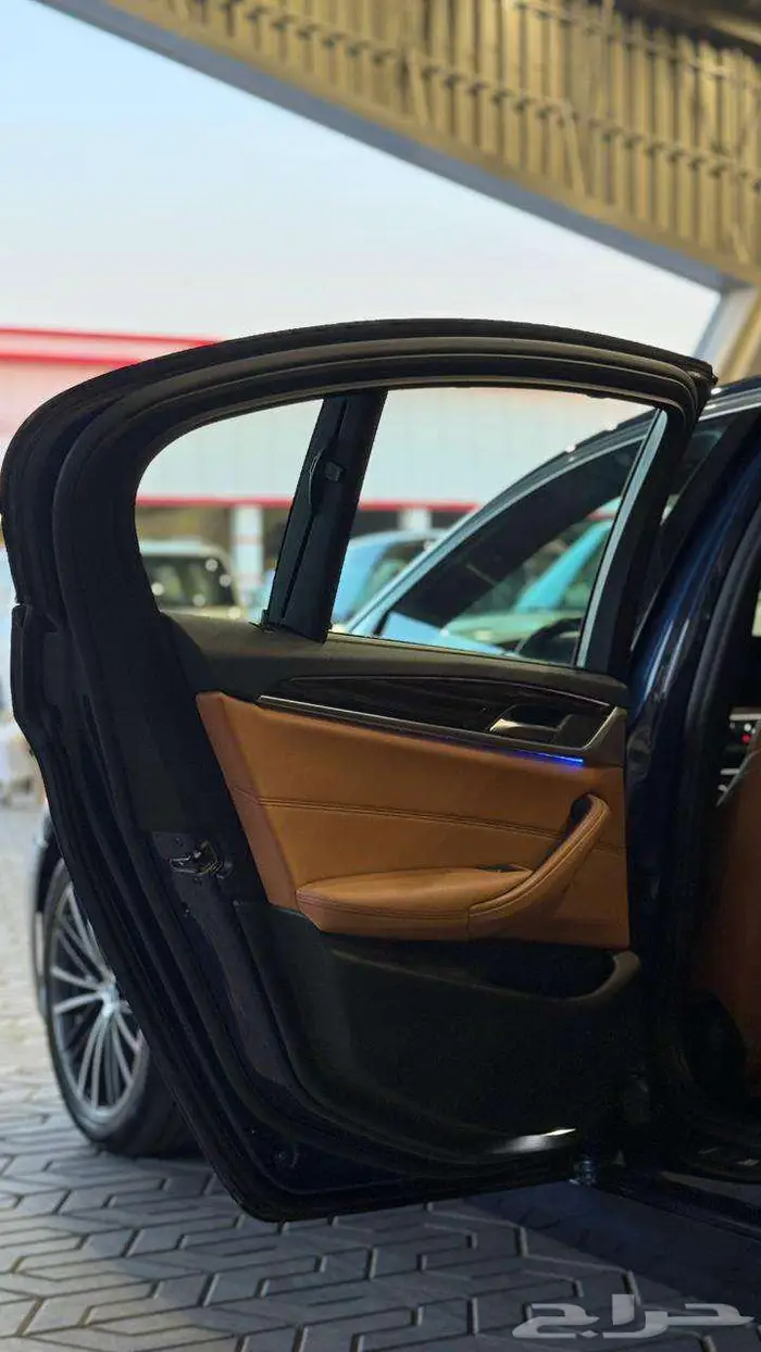 بي ام دبليو الفئة الخامسة 520i 2023 ( كاش و أقساط ) 10