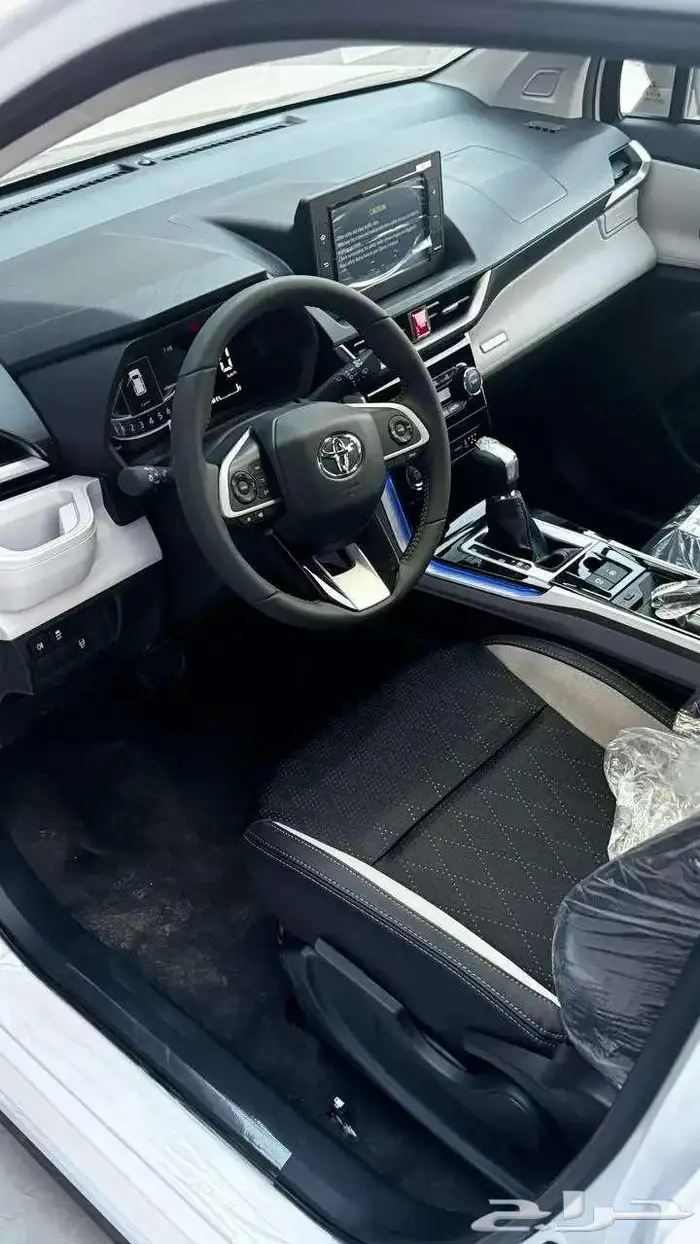 تويوتا فيلوز GLX موديل 2025 لدى الخضر للسيارات 8