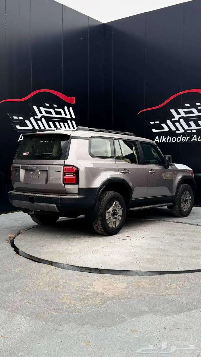 تويوتا برادو 2025 TXL3 بنزين لدى شركة عبدالمجيد الخضر 4