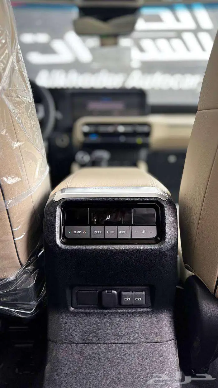 تويوتا برادو 2025 TXL3 بنزين لدى شركة عبدالمجيد الخضر 15