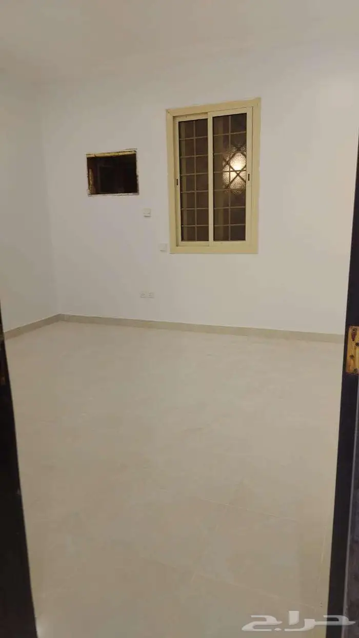 للايجار شقة 5 غرف بحي الكوثر 12