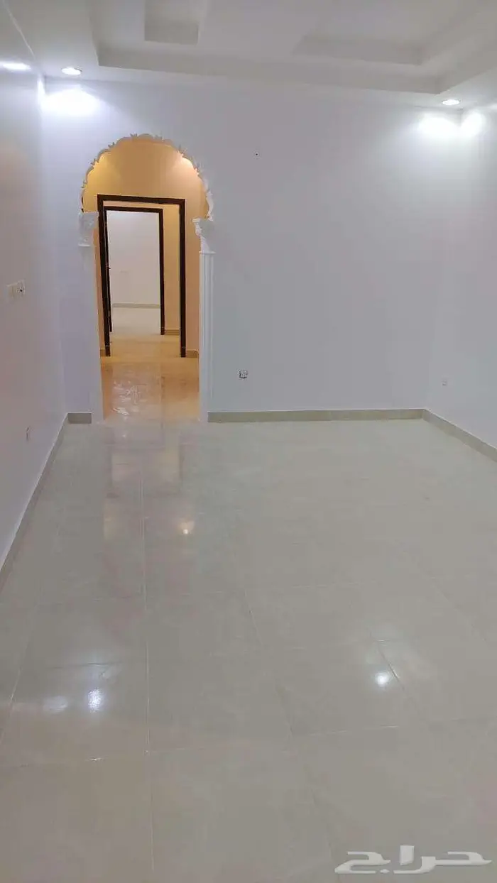 للايجار شقة 5 غرف بحي الكوثر 2