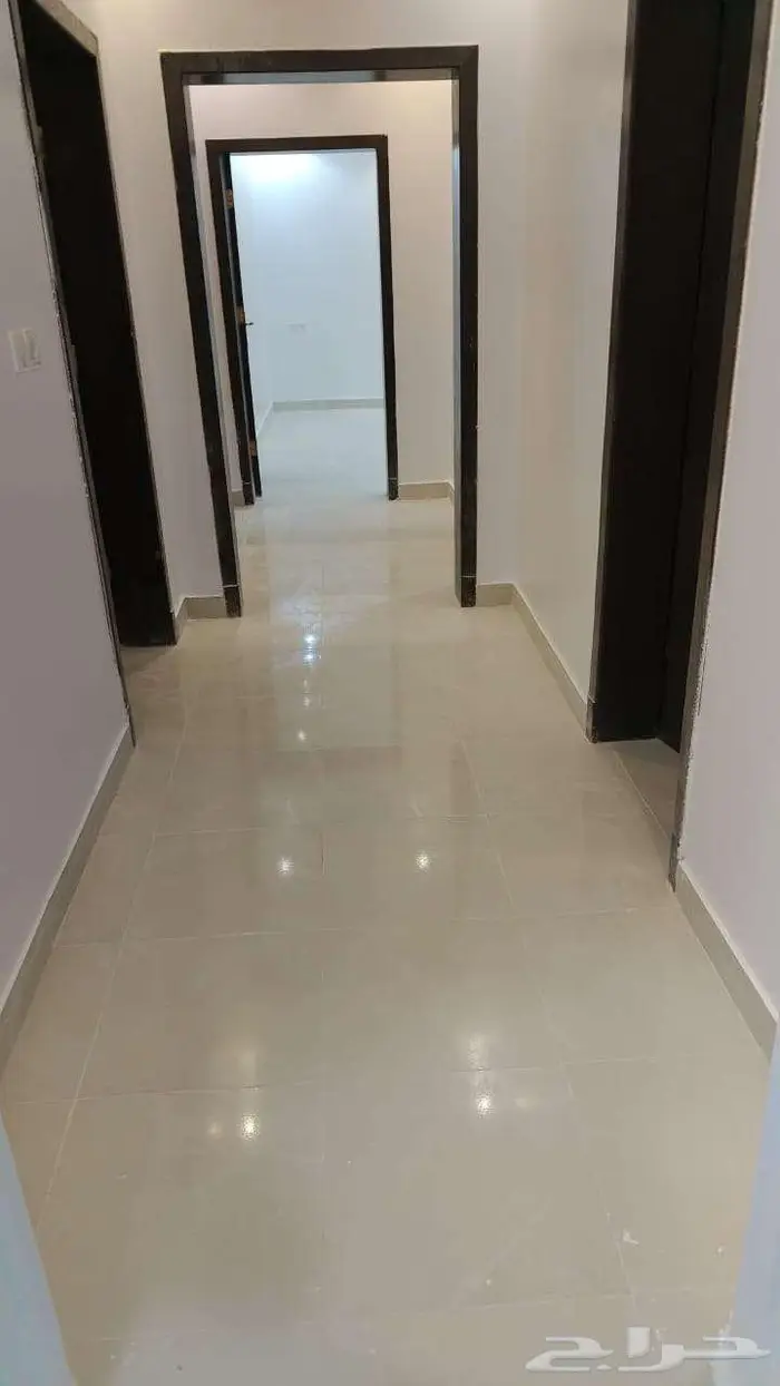 للايجار شقة 5 غرف بحي الكوثر 6