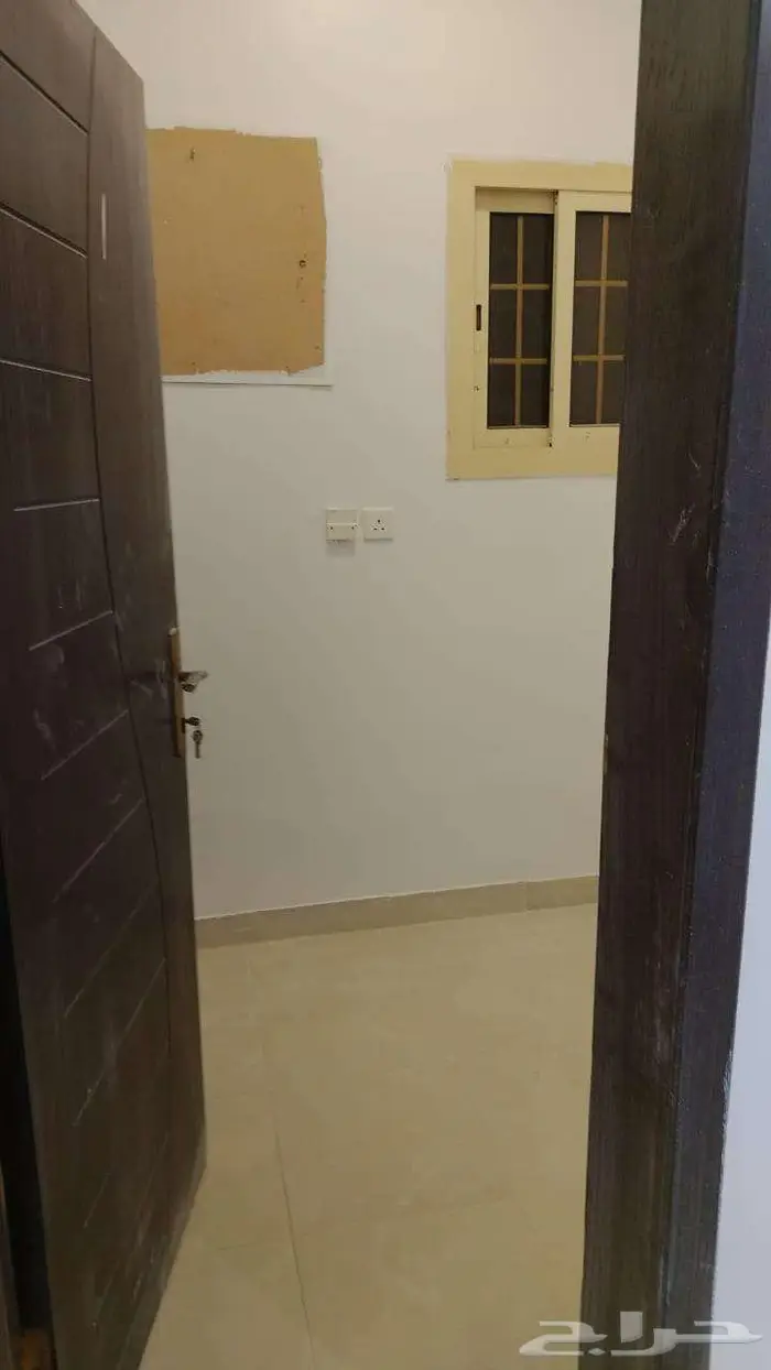 للايجار شقة 5 غرف بحي الكوثر 8